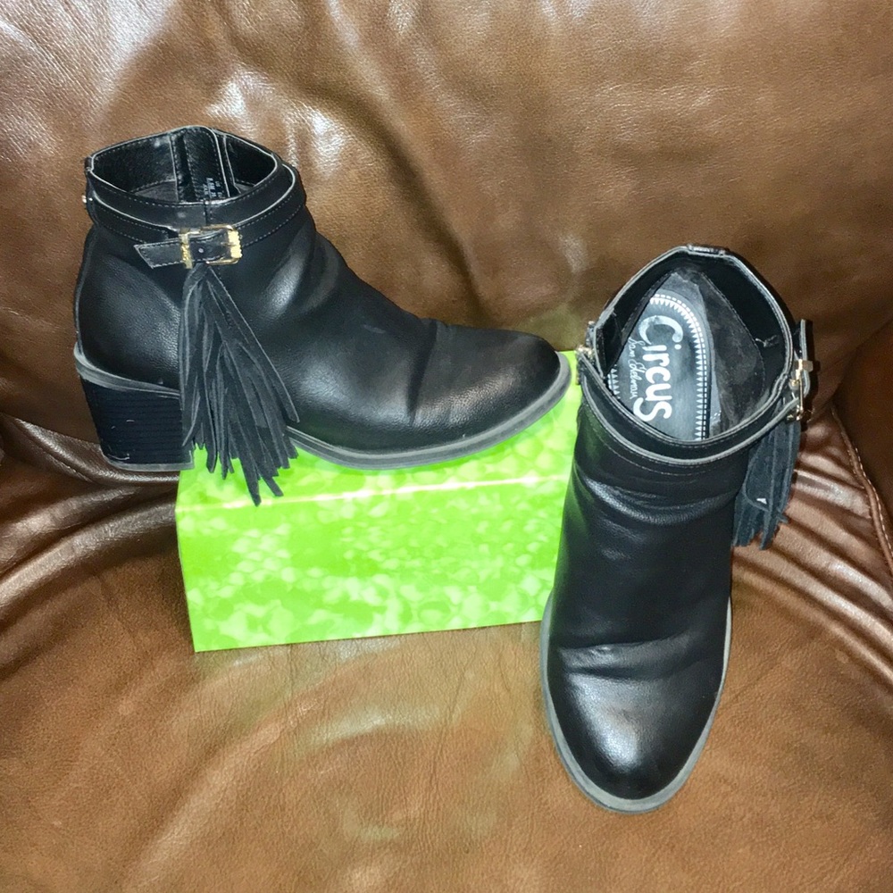 📦Jolie Fringe Ankle Booties Circus by Sam Edelman